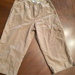 Columbia Women's Tan Capris
